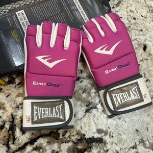Everlast Women's Pink and White Kickboxing Gloves